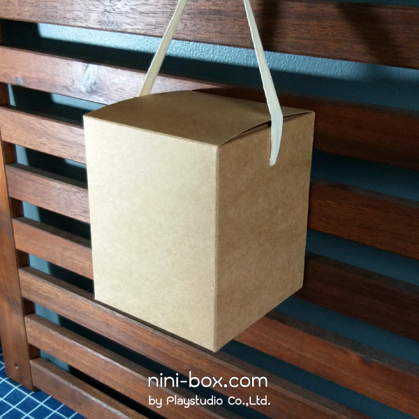 Bucket { handle gift box }